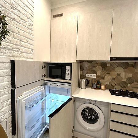 Modern Apartment, 100M To Opera Лвив Екстериор снимка