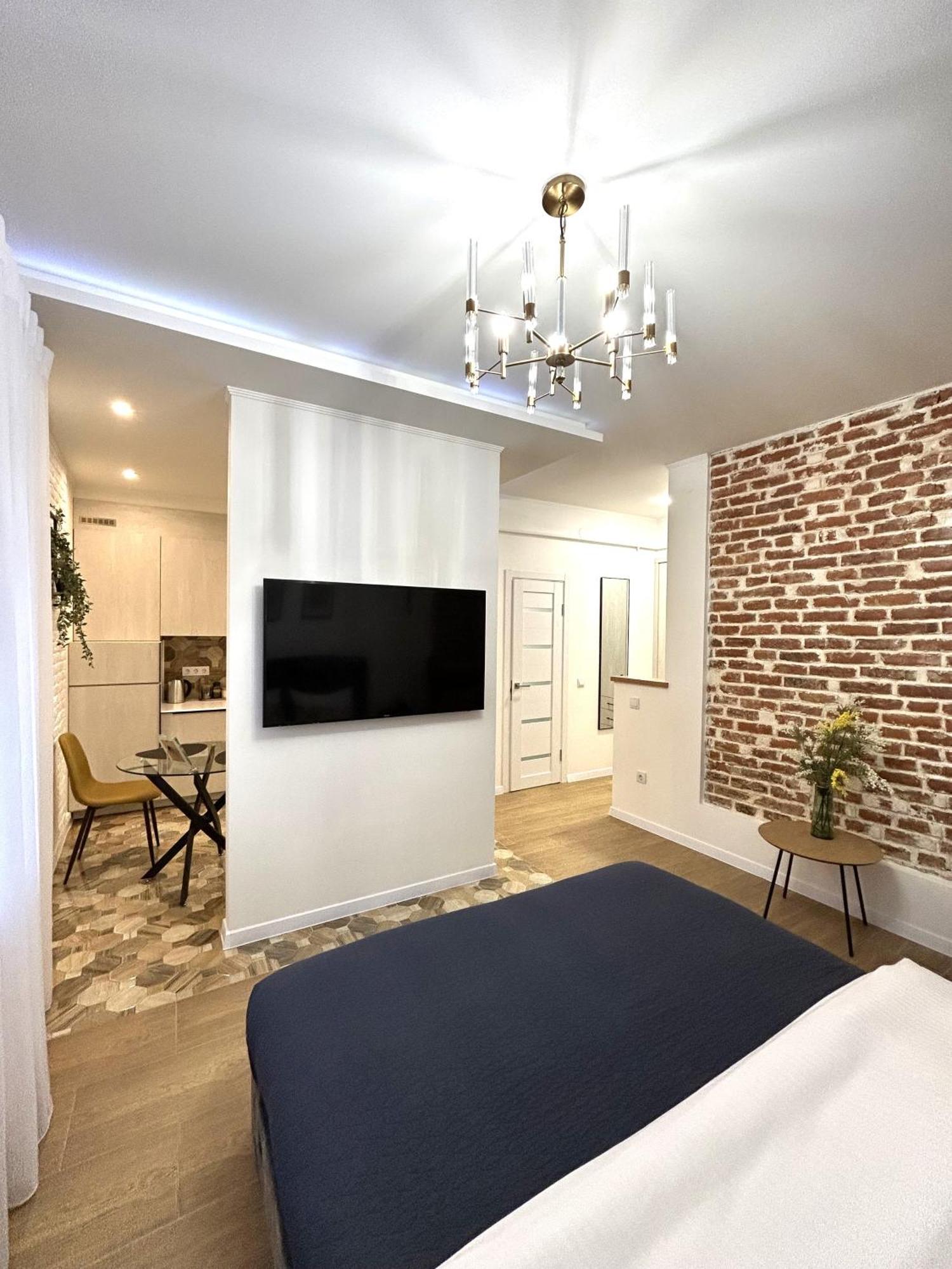 Modern Apartment, 100M To Opera Лвив Екстериор снимка