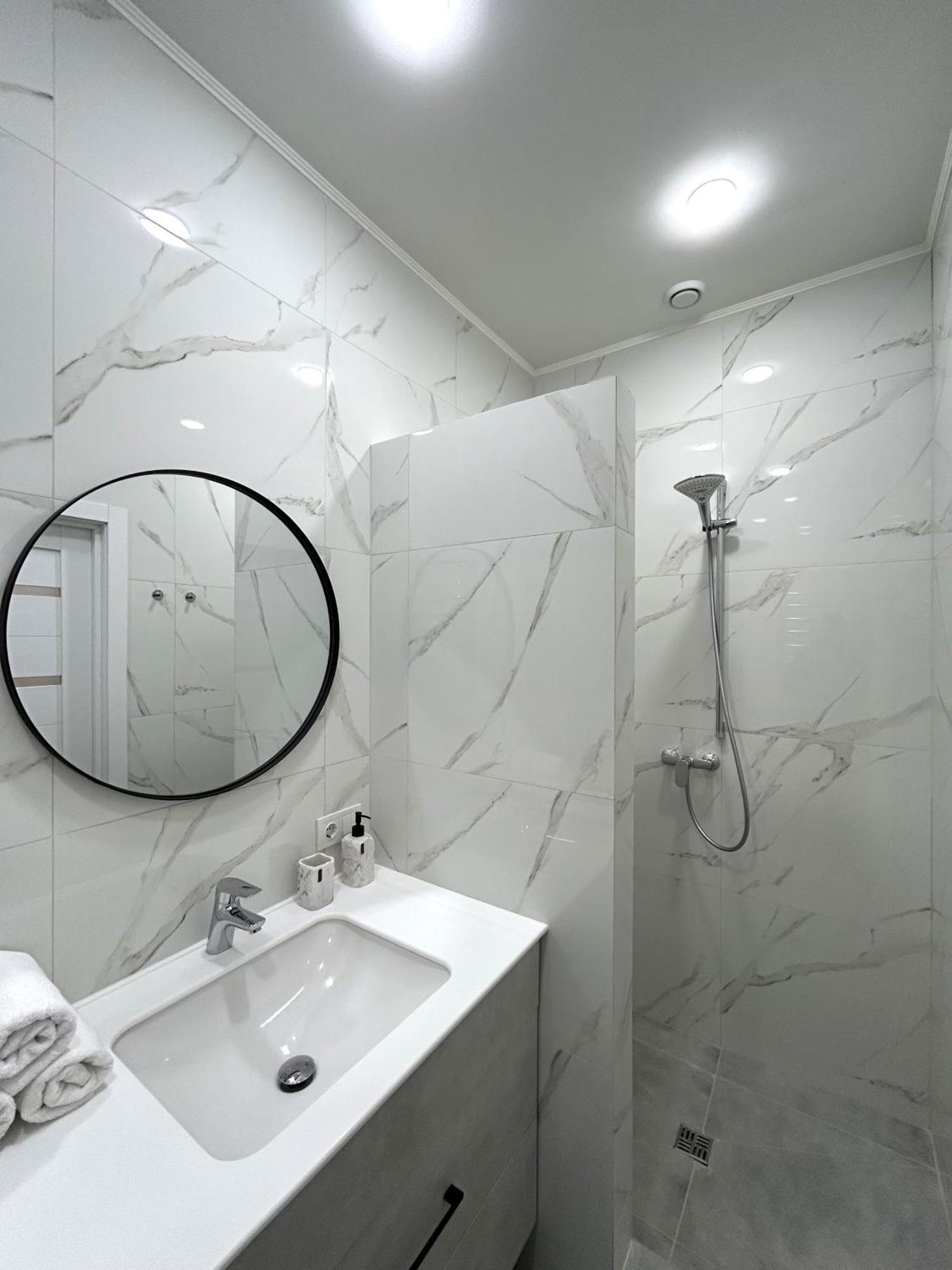 Modern Apartment, 100M To Opera Лвив Екстериор снимка